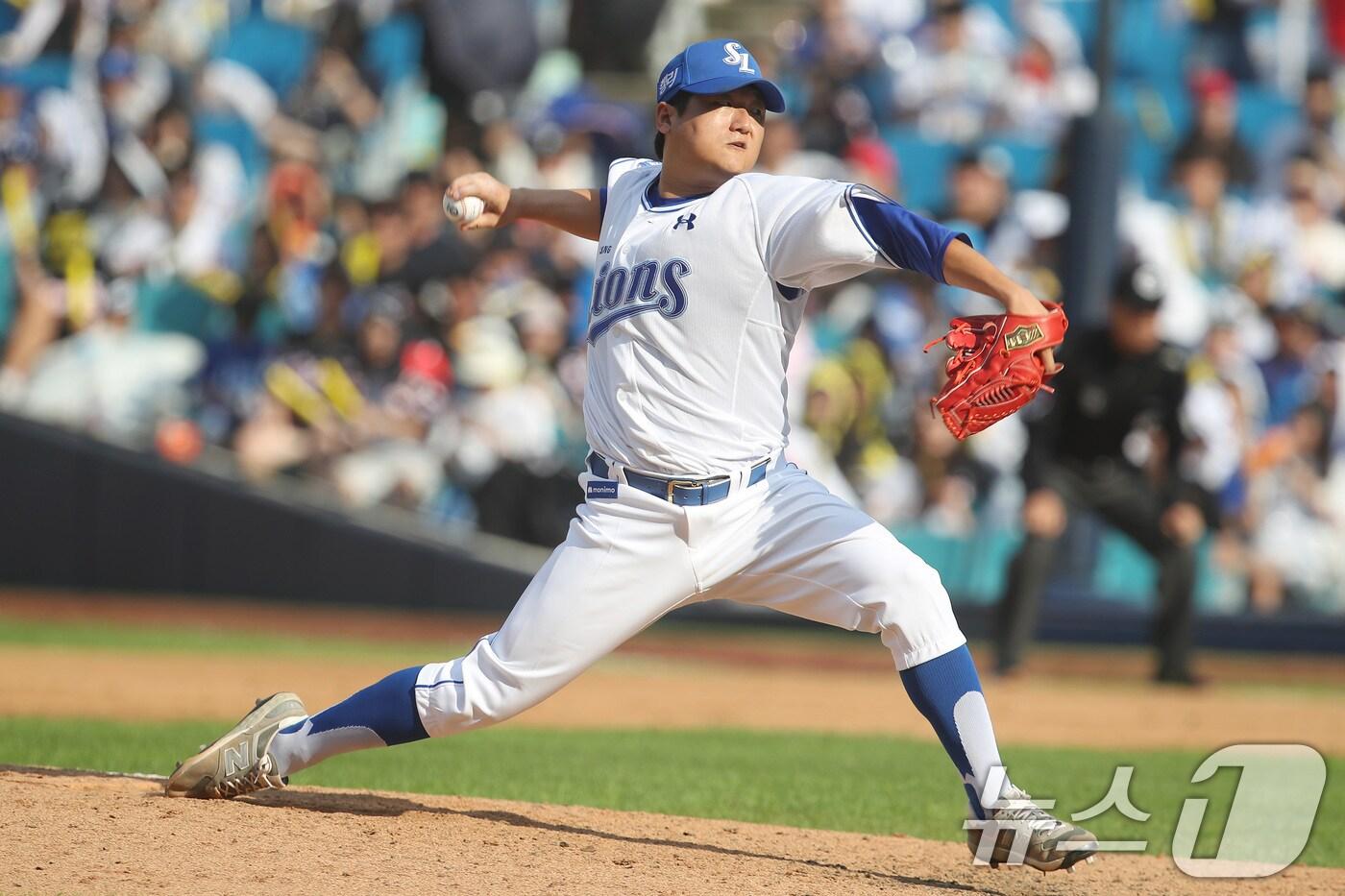 1일 오후 대구 삼성라이온즈파크에서 열린 프로야구 '2024 신한 SOL 뱅크 KBO리그' KIA 타이거즈와 삼성 라이온즈의 경기, 7회초 마운드에 오른 삼성 최지광이 역투하고 있다. 2024.9.1/뉴스1 ⓒ News1 공정식 기자