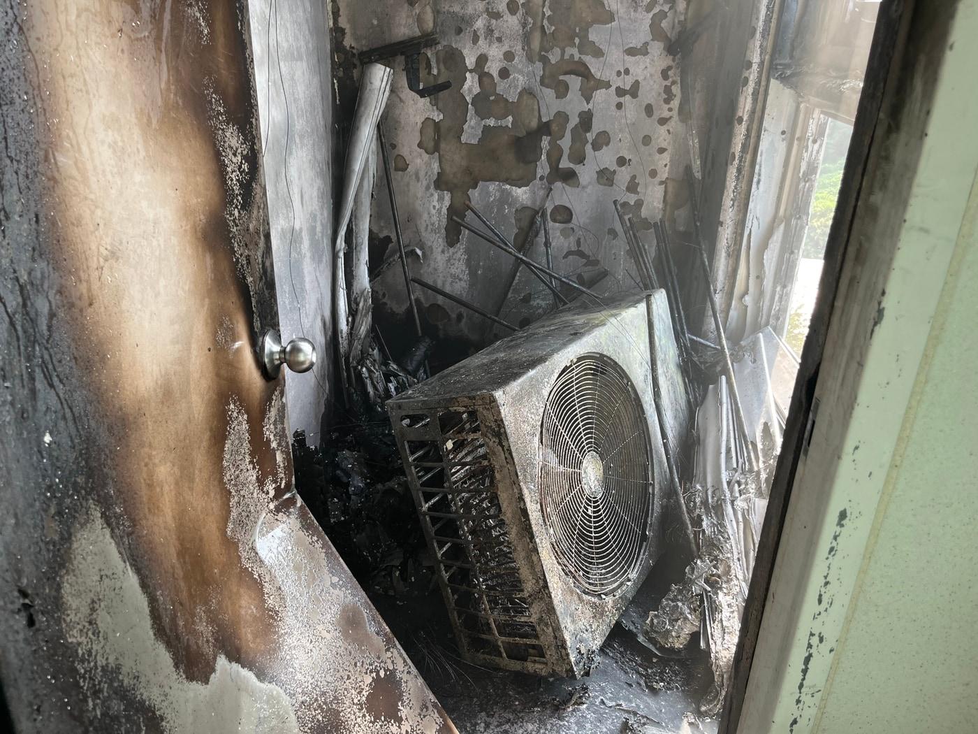 본문 이미지 - 세종시 한솔동 아파트 실외기 화재. (세종소방본부 제공) / 뉴스1