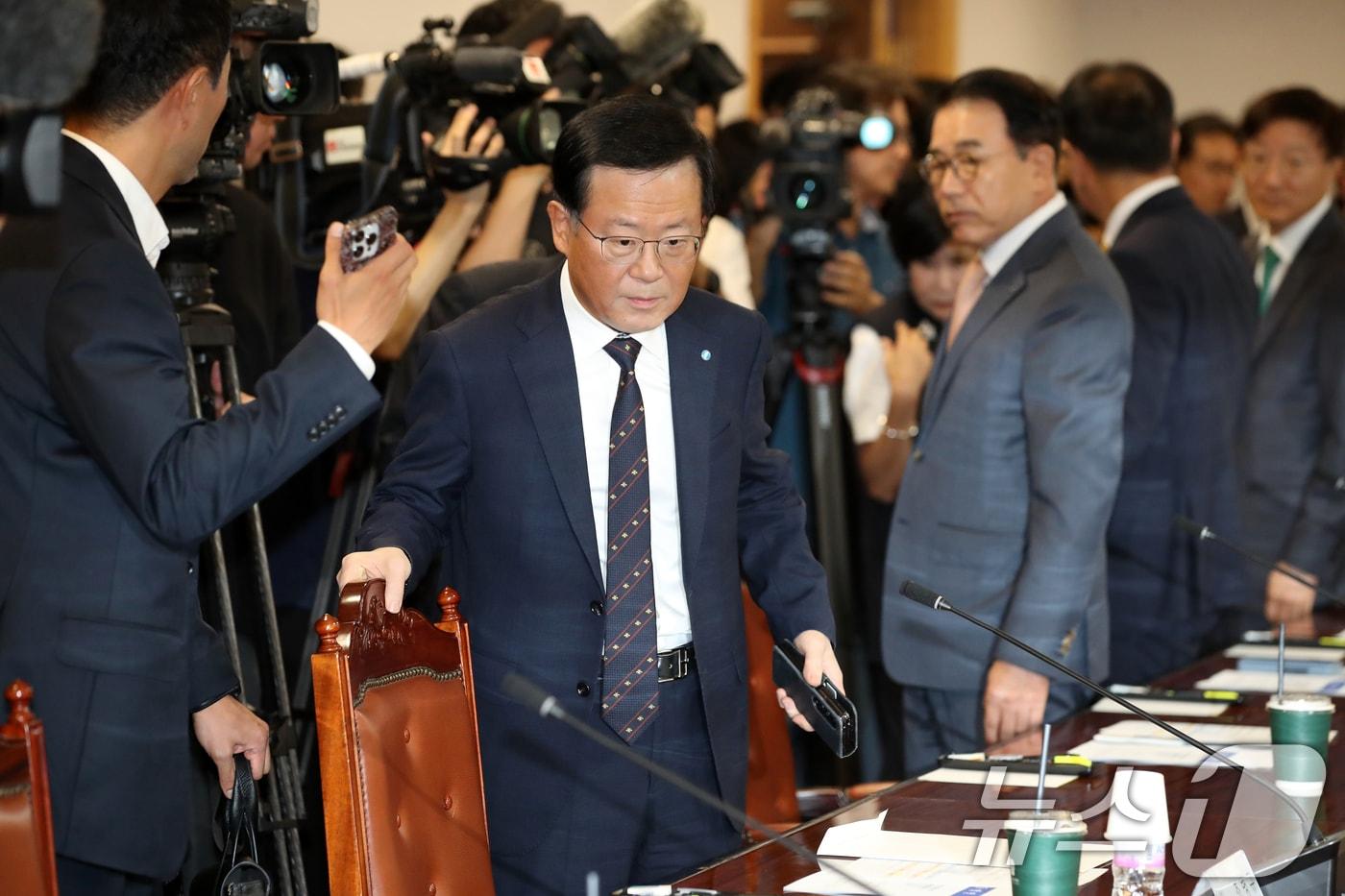 본문 이미지 - 조병규 우리은행장이 10일 오전 서울 중구 은행회괸에서 열린 금융감독원장-은행장 간담회에 참석하고 있다. 2024.9.10/뉴스1 ⓒ News1 이승배 기자