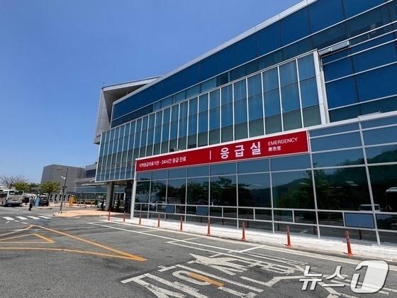 본문 이미지 -  11일 충북 충주시가 건국대 충주병원 응급실 제한 운영에 대비해 추석 연휴 기간 응급진료체계를 운영한다고 밝혔다. 사진은 충주의료원 응급실.(자료사진)/뉴스1