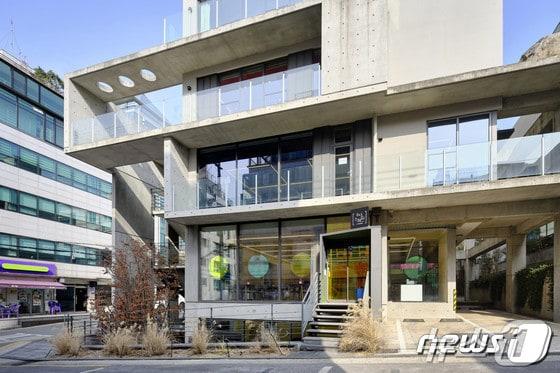 본문 이미지 - 소담스퀘어 역삼점 전경. (중소기업유통센터 제공)