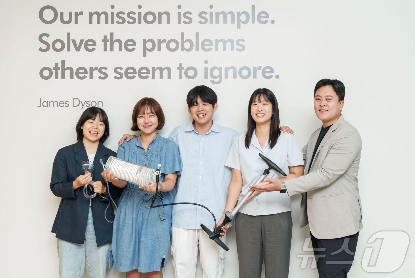 '다이슨 어워드 2024' 국내전 우승을 차지한 카이스트 소속 '옥시나이저'팀.(다이슨코리아 제공)