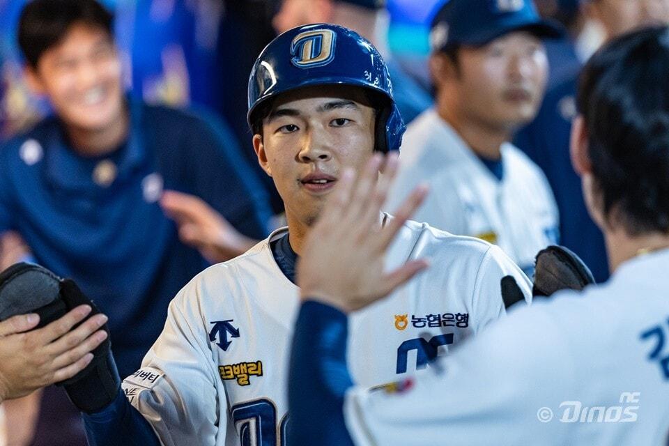 본문 이미지 -  NC 다이노스 이적 후 좋은 모습을 보여주고 있는 내야 유틸리티 자원 김휘집. (NC 다이노스 제공)