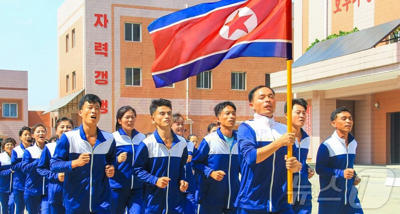 (평양 노동신문=뉴스1) = 북한 노동당 기관지 노동신문은 12일 8·9월 인민체력검정월간을 맞아 "모두 다 인민체력검정사업에 적극 참가해야 한다＂라면서 ＂대중체육 열의를 북돋아 주기 위한 중요한 계기가 될 것＂이라고 강조했다. [국내에서만 사용가능. 재배포 금지. DB 금지. For Use Only in the Republic of Korea. Redistribution Prohibited] rodongphoto@news1.kr