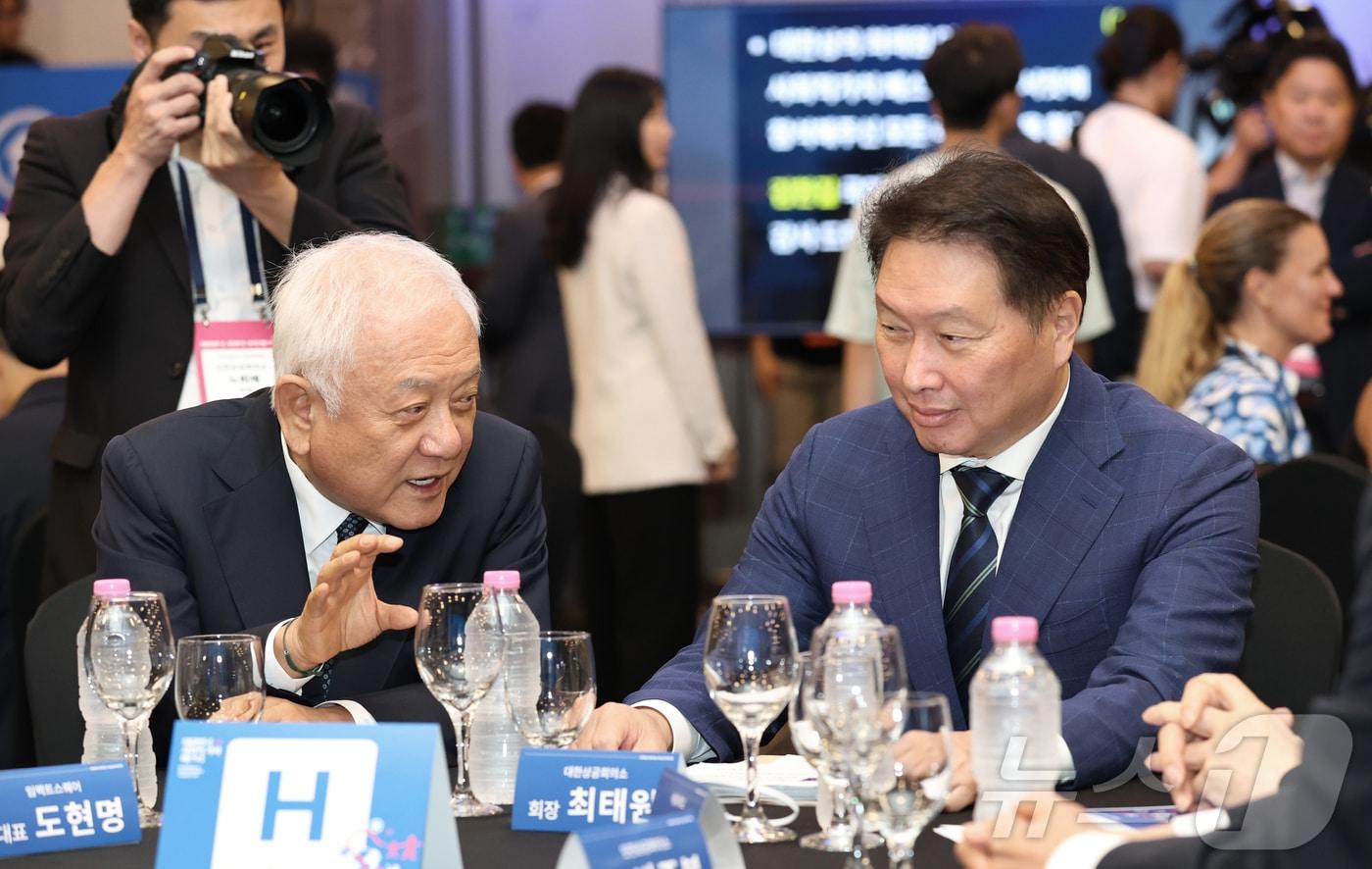 김한길 대통령실 직속 국민통합위원 위원장이 12일  서울 강남구 코엑스에서 열린 '제1회 대한민국 사회적 가치 페스타에 참석했다.(국민통합위원회 제공)