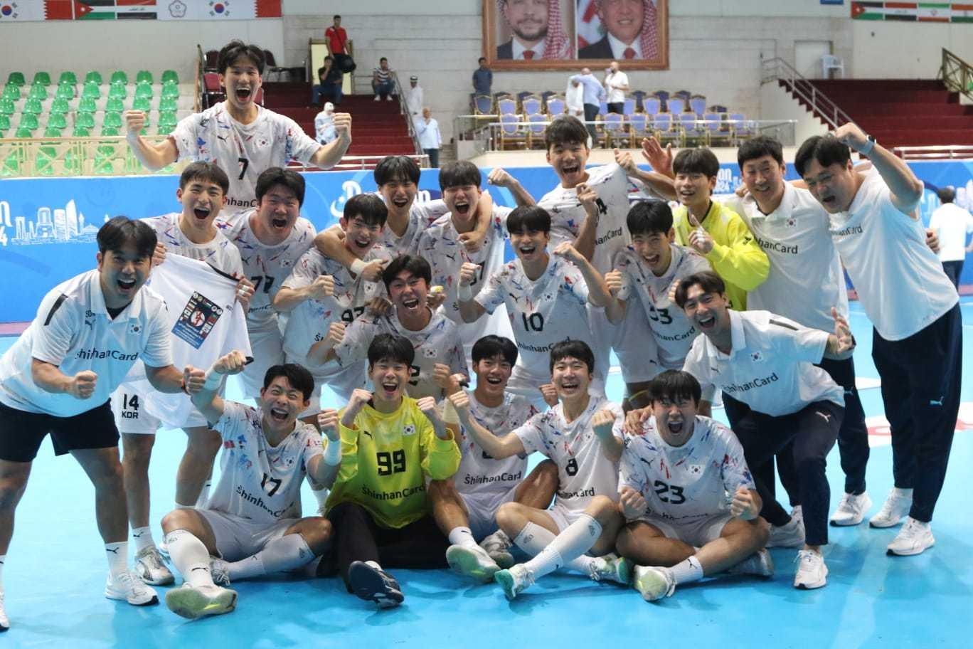 본문 이미지 - 쿠웨이트를 꺾고 결승에 진출한 한국 U18 대표팀(대한핸드볼협회 제공) 