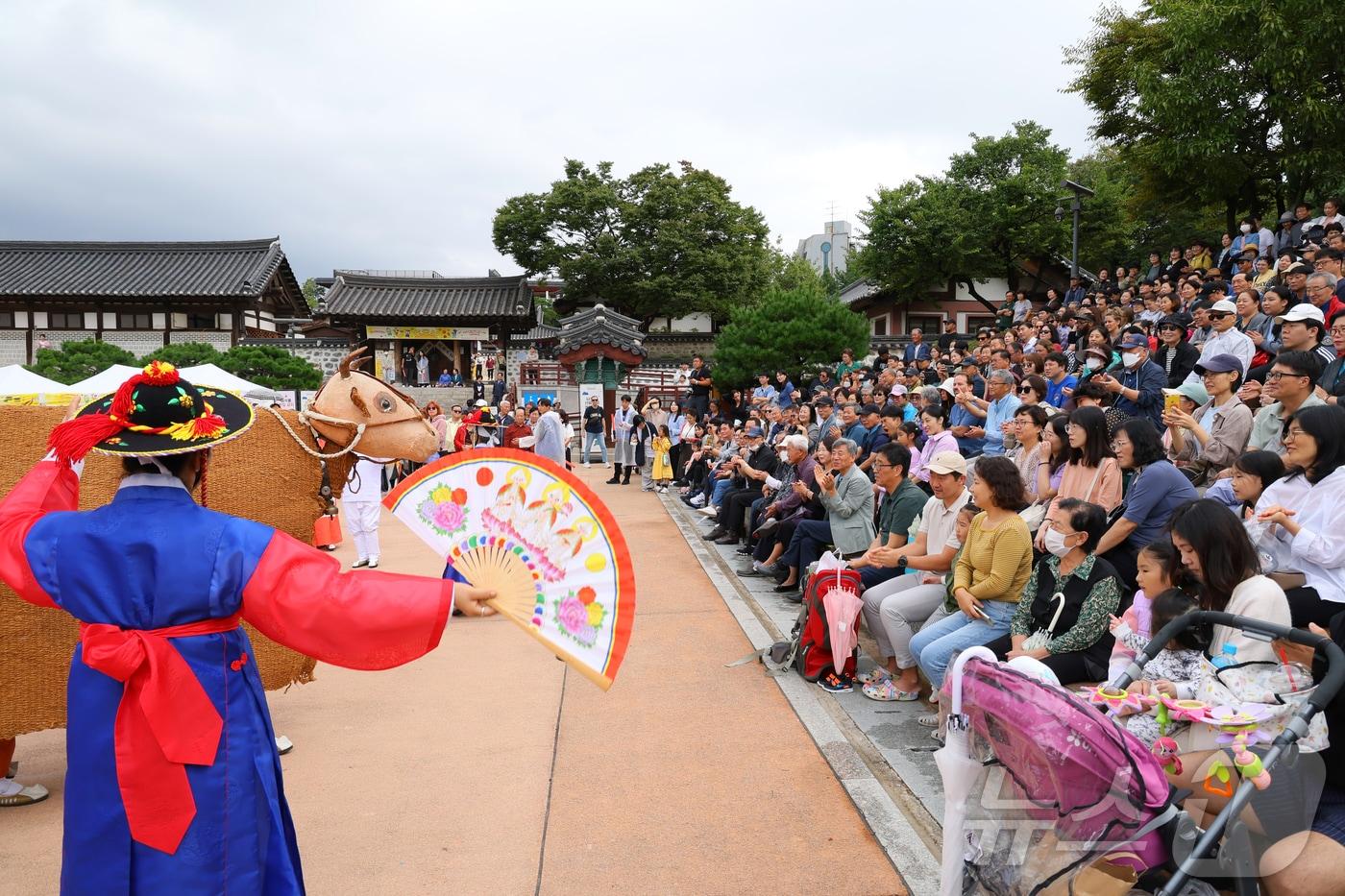  남산골 한옥마을 놀이마당 (서울시 제공)