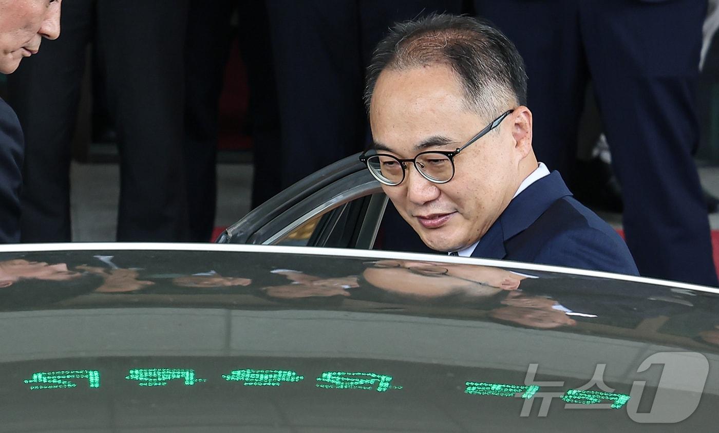 이원석 검찰총장이 13일 오전 서울 서초구 대검찰청에서 열린 퇴임식을 마치고 청사를 나서고 있다. 2024.9.13/뉴스1 ⓒ News1 김도우 기자