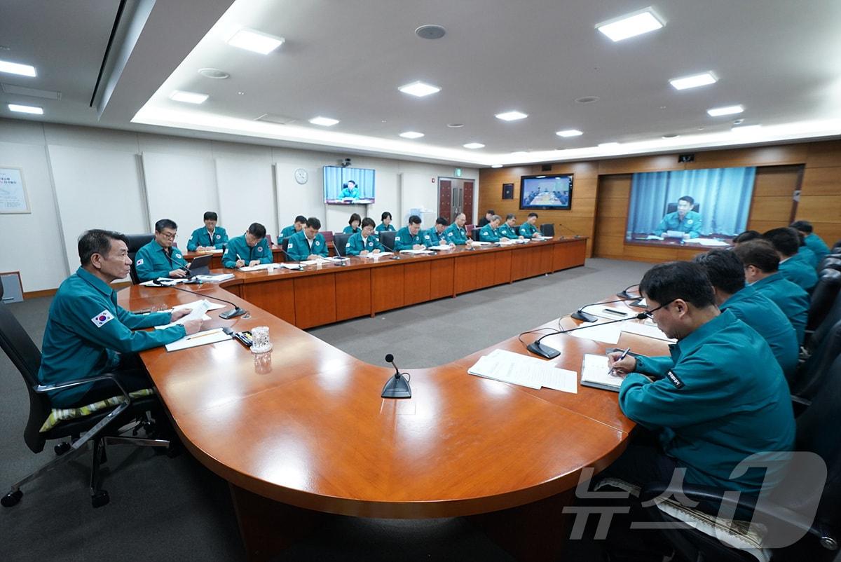본문 이미지 - 코레일 대전 사옥에서 진행된 '추석대비 비상안전경영대책회의' 모습. (코레일 제공)/뉴스1 