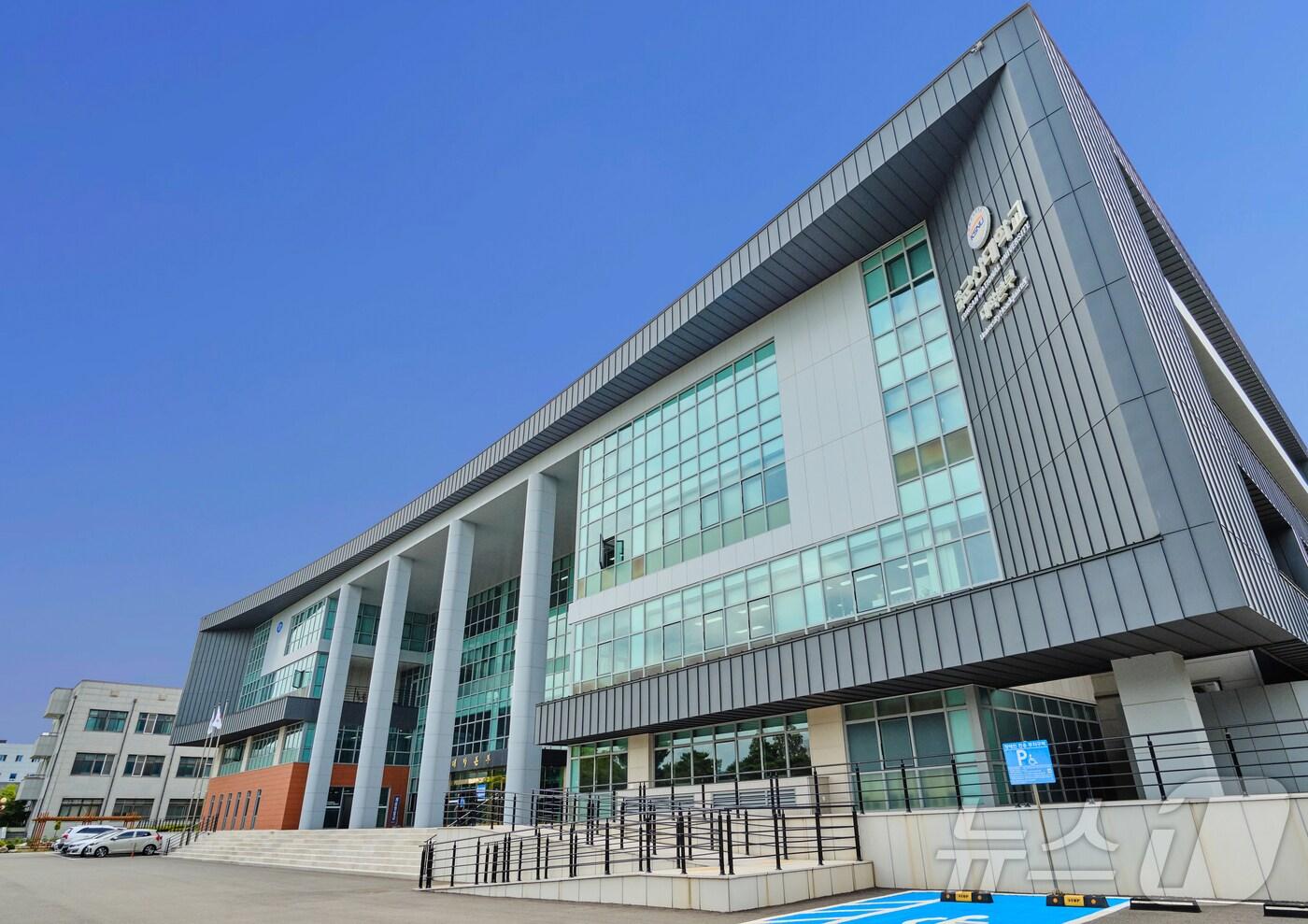 본문 이미지 - 군산대학교가 2028년까지 이차전지 핵심인력 양성에 나선다.(자료사진) 2024.9.14/뉴스1