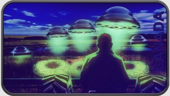 본문 이미지 - 이번에 출시된 UFO 기념주화는 이 세상이 아닌 듯한 효과를 더하기 위해 동전은 어둠 속에서 빛나며 백라이트 손전등이 함께 제공된다. 앞면에는 찰스 3세가 그려져 있으며, 캐나다의 초상화가 스티븐 로사티가 디자인했다. 2024.09.15/&lt;출처: 캐나다 왕립 조폐국&gt;