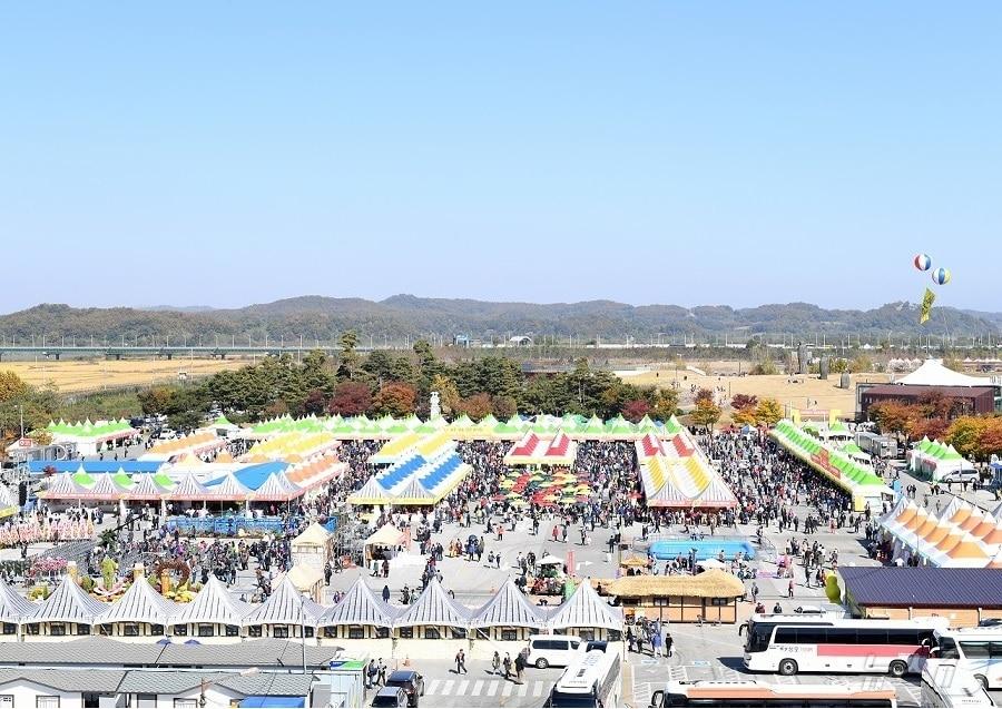 본문 이미지 - 파주 장단콩축제가 열리는 임진각 광장. (파주시 제공)