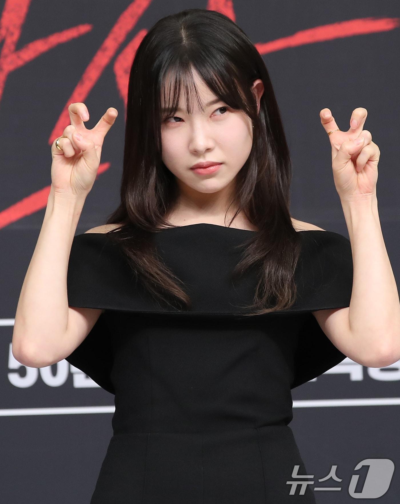 본문 이미지 - 배우 김아영이 19일 오후 서울 양천구 목동 SBS에서 열린 SBS 새 금토드라마 '지옥에서 온 판사'(극본 조이수/연출 박진표) 제작발표회에 참석해 포즈를 취하고 있다. '지옥에서 온 판사'는 판사의 몸에 들어간 악마 강빛나(박신혜 분)가 지옥 같은 현실에서 인간적인 열혈형사 한다온(김재영 분)을 만나 죄인을 처단하며 진정한 판사로 거듭나는 선악공존 사이다 액션 판타지 드라마다. 2024.9.19/뉴스1 ⓒ News1 권현진 기자