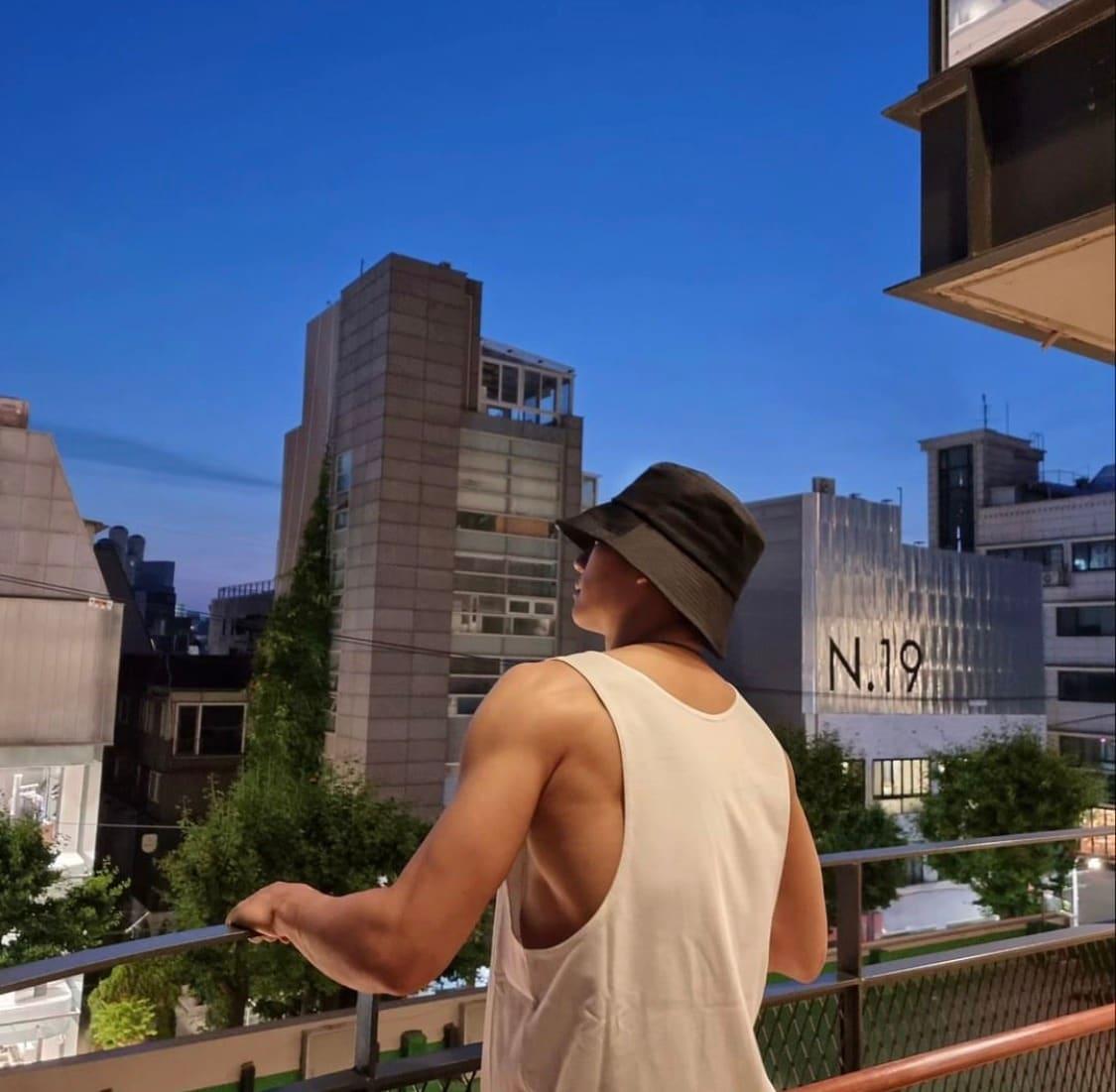 본문 이미지 - 정해인 인스타그램