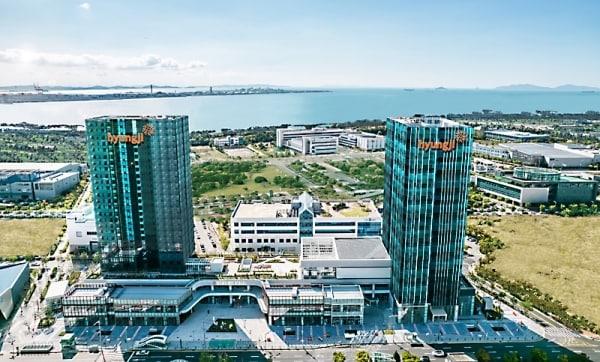 본문 이미지 - 형지엘리트가 2023년 7월~2024년 6월 매출 1300억 원을 돌파하며 역대급 실적을 올렸다.(형지제공)