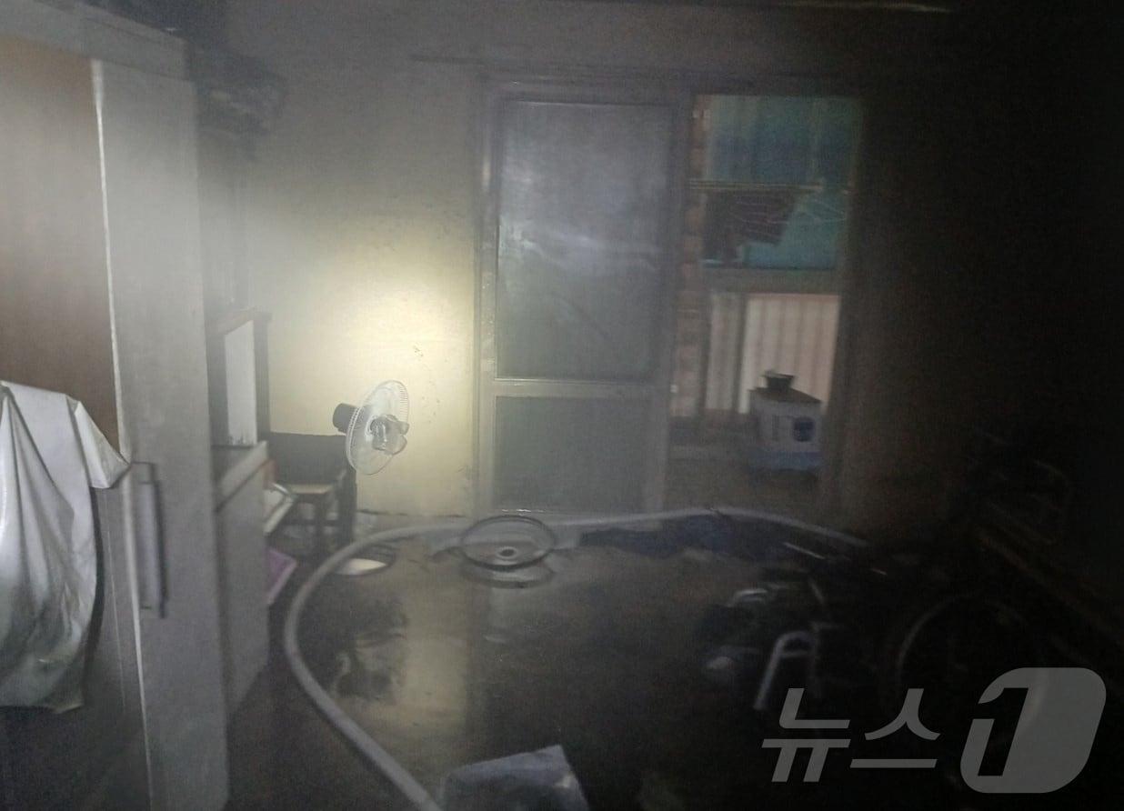 본문 이미지 - 구미 도량동 아파트 화재 사진 (경북소방본부 제공) 2024.9.21/뉴스1