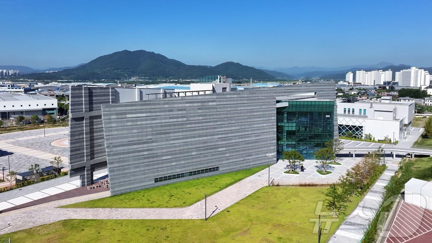 대구 달성군 유가읍에 들어선 '달성화석박물관' 전경. 오는 10월 16일 정식 개관한다.(대구 달성군 제공)