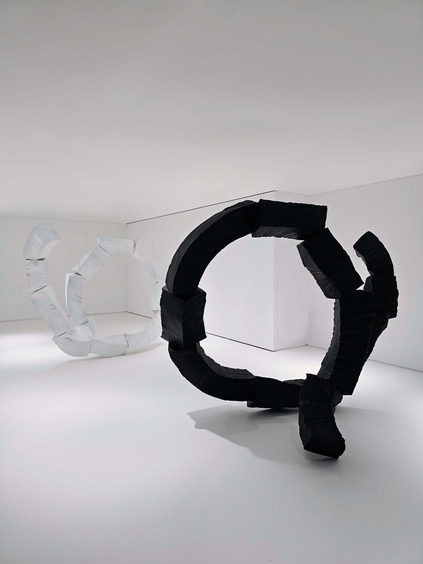 본문 이미지 - 이배 개인전 &#39;Between&#39; 전경. 조현화랑 서울 제공.