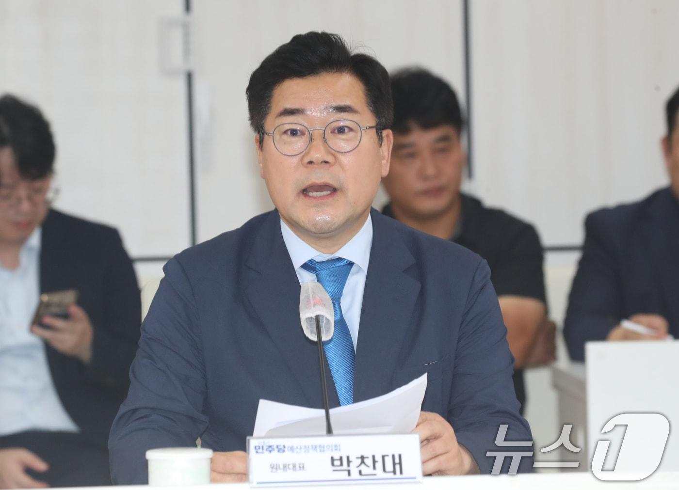 본문 이미지 - 박찬대 더불어민주당 원내대표가 23일 광주시청 중회의실에서 열린 민주당-광주시 예산정책협의회에 참석해 모두발언을 하고 있다.2024.9.23/뉴스1 ⓒ News1 박준배 기자