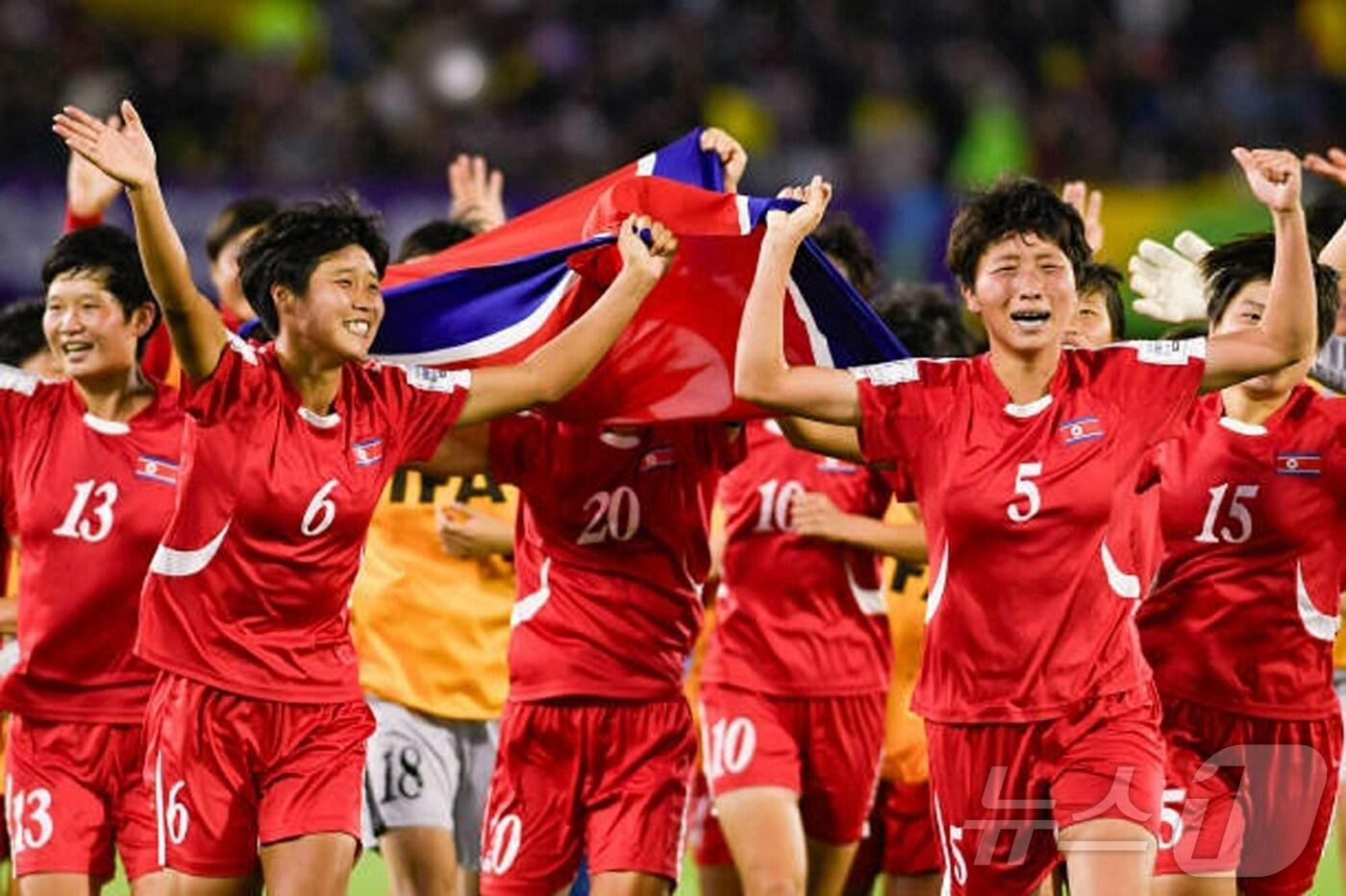 본문 이미지 - (평양 노동신문=뉴스1) = 북한 노동당 기관지 노동신문은 24일 "국제축구연맹 2024년 20살 미만 여자월드컵 경기대회 결승경기에서 일본팀을 타승하고 영예의 우승컵을 들어 올렸다"라고 보도했다. 최일선 선수에게는 최우수 선수상과 최고 득점자상이 수여됐다고 신문은 전했다. [국내에서만 사용가능. 재배포 금지. DB 금지. For Use Only in the Republic of Korea. Redistribution Prohibited] rodongphoto@news1.kr