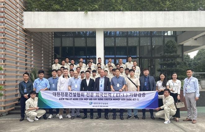 본문 이미지 - 대한전문건설협회의 외국인 전문인력(E7-1) 베트남 현지 기량검증 모습.(대한전문건설협회 제공)