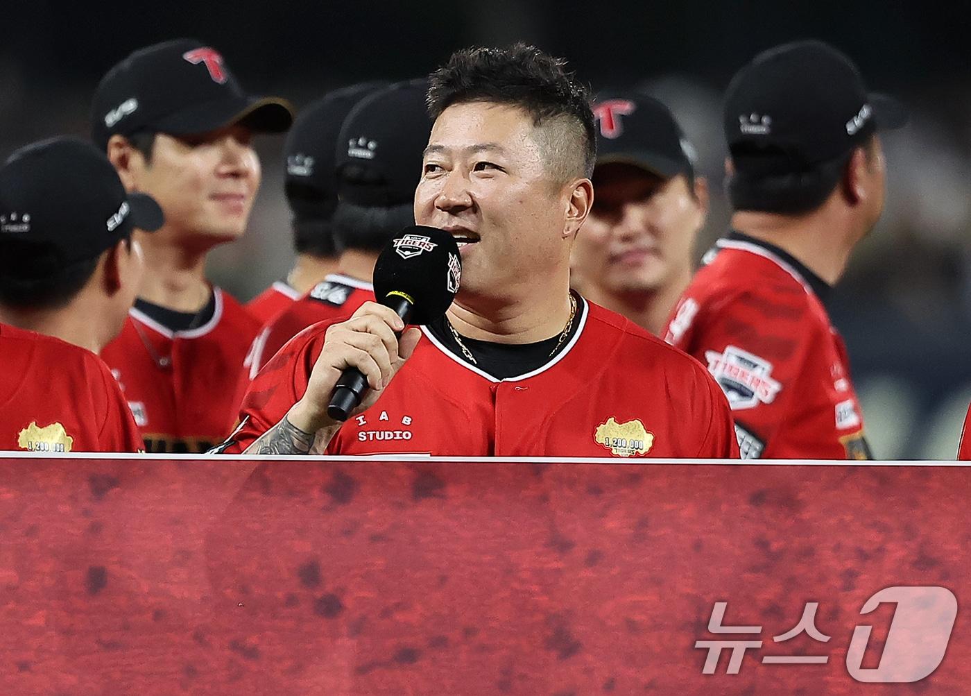 본문 이미지 - KIA 타이거즈에서 삼성 라이온즈로 이적한 최형우. /뉴스1 DB ⓒ News1 김진환 기자