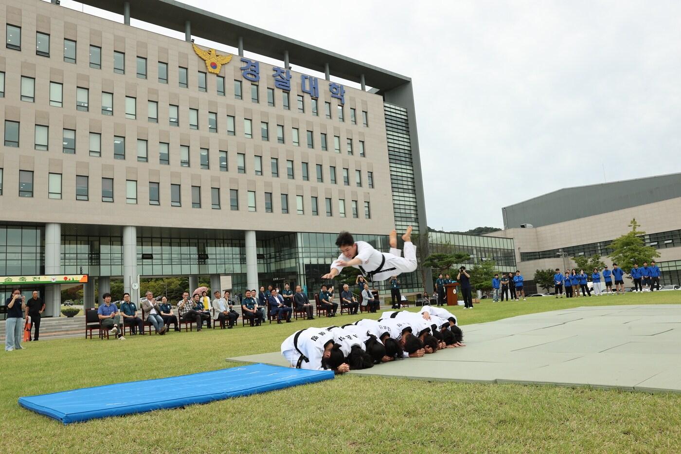 본문 이미지 - 경찰대학은 25일부터 26일까지 가을 축제인 ‘제42회 청람학술축전’을 진행한다. (경찰대 제공)