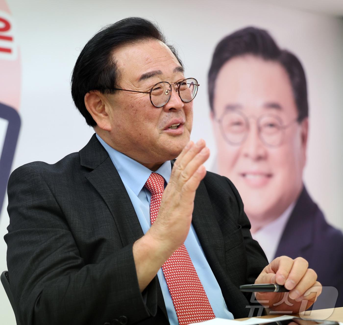 본문 이미지 - 조전혁 서울시 교육감 보궐선거 보수 단일 후보가 26일 서울 종로구에 위치한 선거사무소에서 뉴스1과 인터뷰를 하고 있다. 2024.9.26/뉴스1 ⓒ News1 황기선 기자