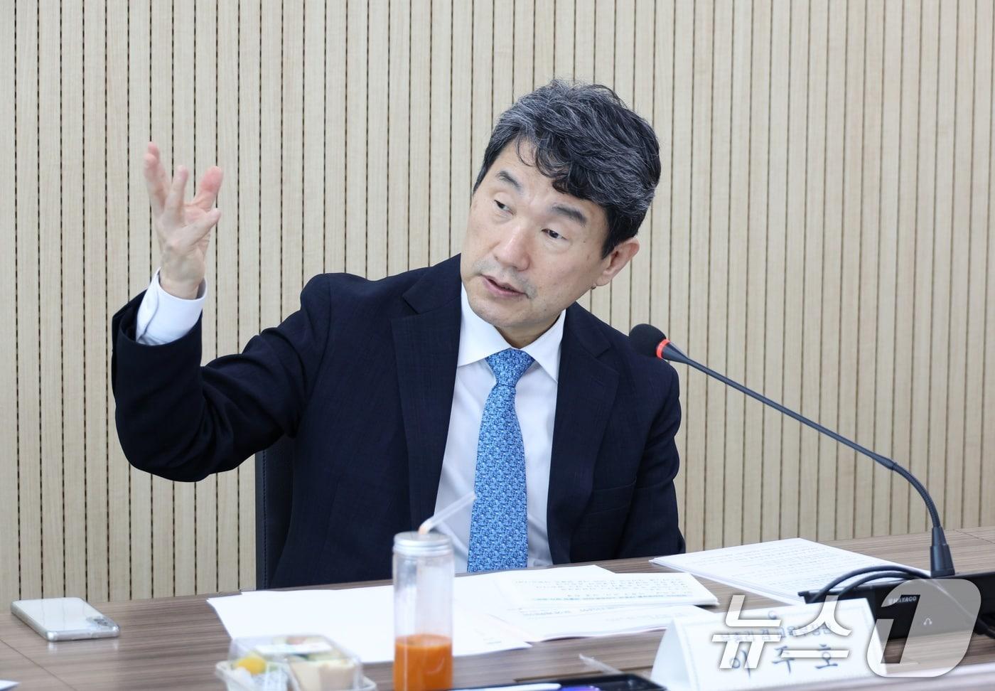 제46차 함께차담회에서 발언하는 이주호 사회부총리 겸 교육부 장관. (교육부 제공) /뉴스1