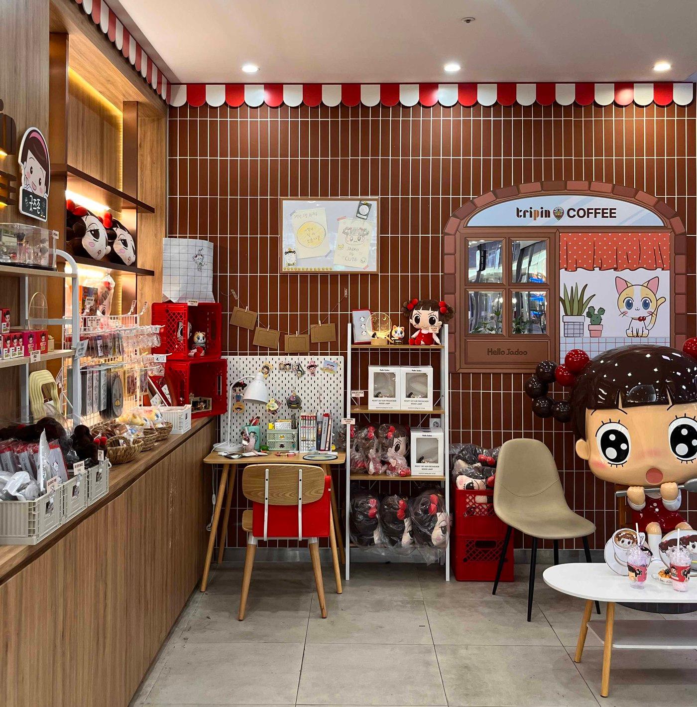 본문 이미지 - 코레일유통 카페 트리핀 안녕 자두야 테마카페 모습.(코레일유통 제공)