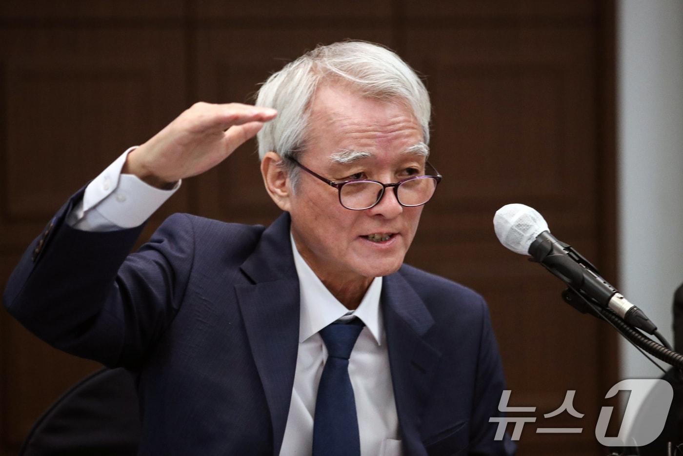 강성두 영풍 사장이 27일 오전 서울 중구 프레스센터에서 고려아연 주식 공개매수에 대한 설명을 하고 있다. 2024.9.27/뉴스1 ⓒ News1 이승배 기자