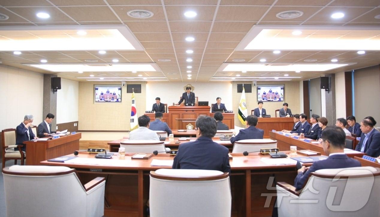 본문 이미지 - 전북자치도 장수군의회는 3일 제365회 제2차 본회의를 열고 8일간의 일정을 마무리했다고 밝혔다.(장수군의회 제공)2024.9.3/뉴스1