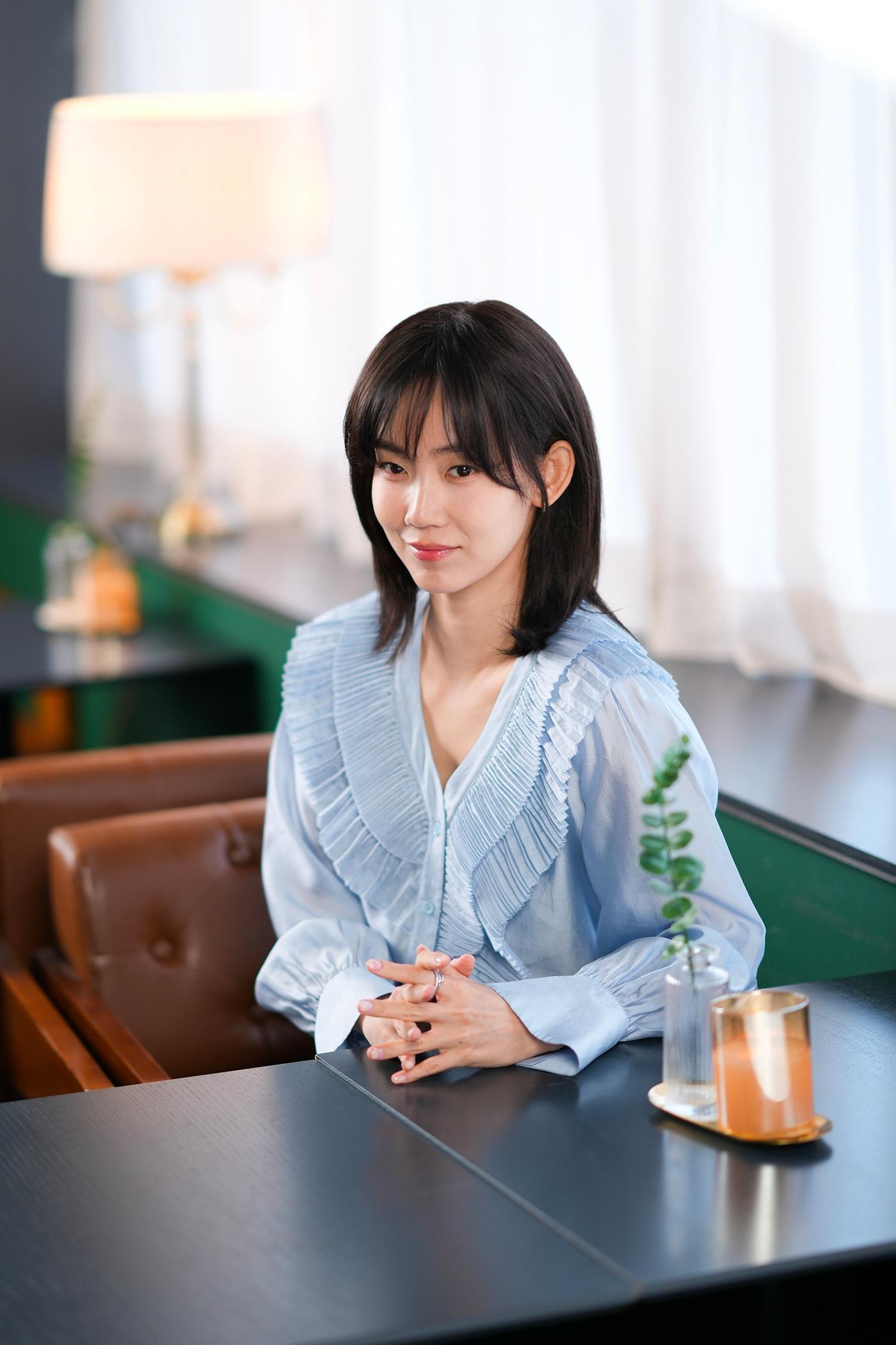 본문 이미지 - 배우 신현빈 / 쿠팡플레이 '새벽 2시의 신데렐라' 제공