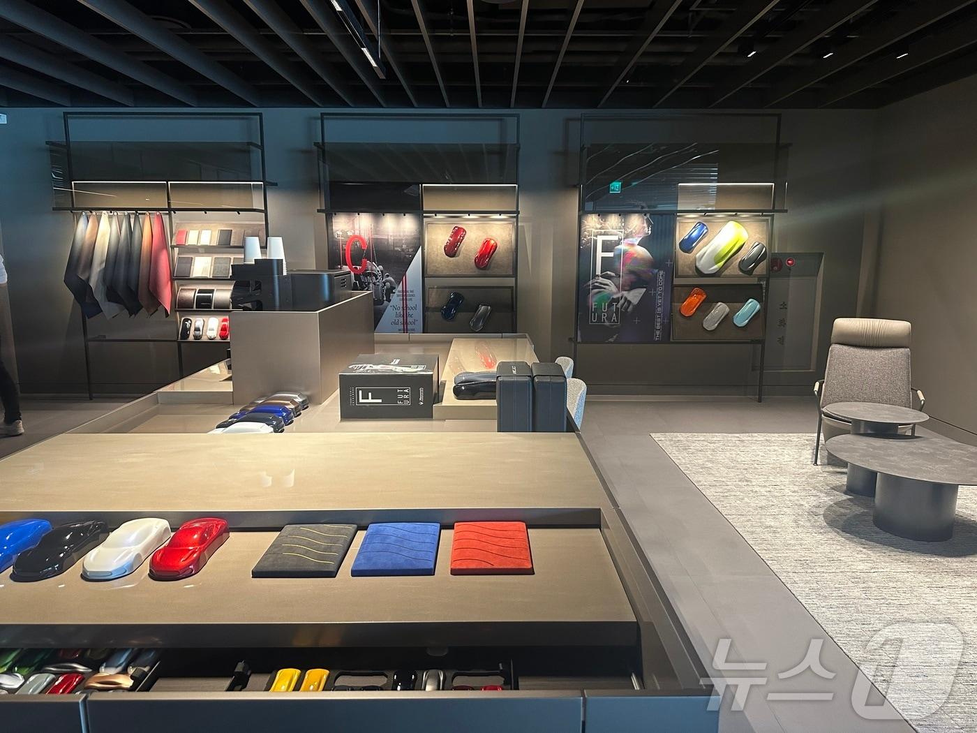 본문 이미지 - 마세라티 강남 전시장 내부 2024.09.04/뉴스1 ⓒ News1 금준혁 기자