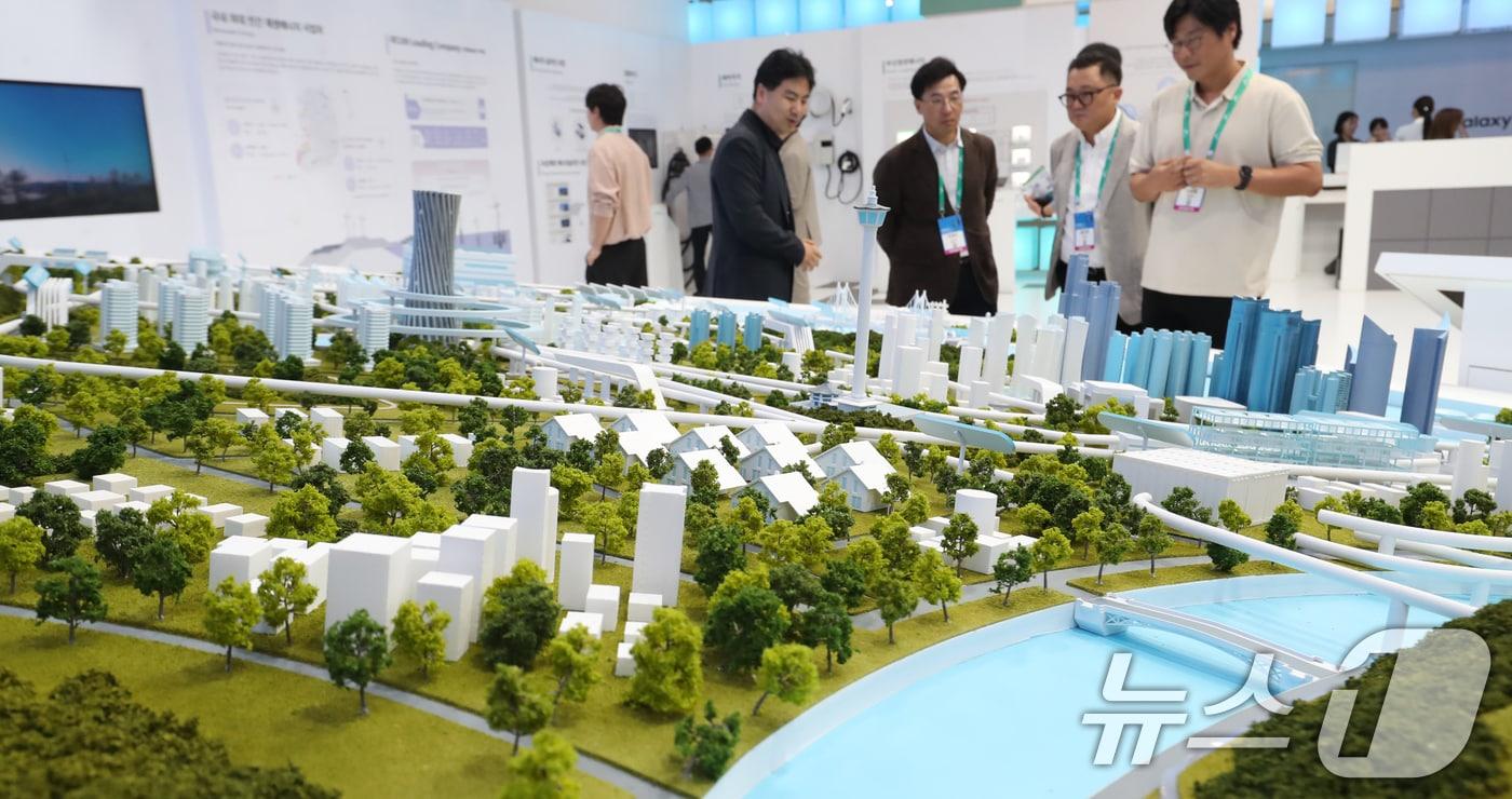 4일 부산 해운대구 벡스코 제1전시장에서 열린 '2024 기후산업국제박람회' ⓒ News1 윤일지 기자