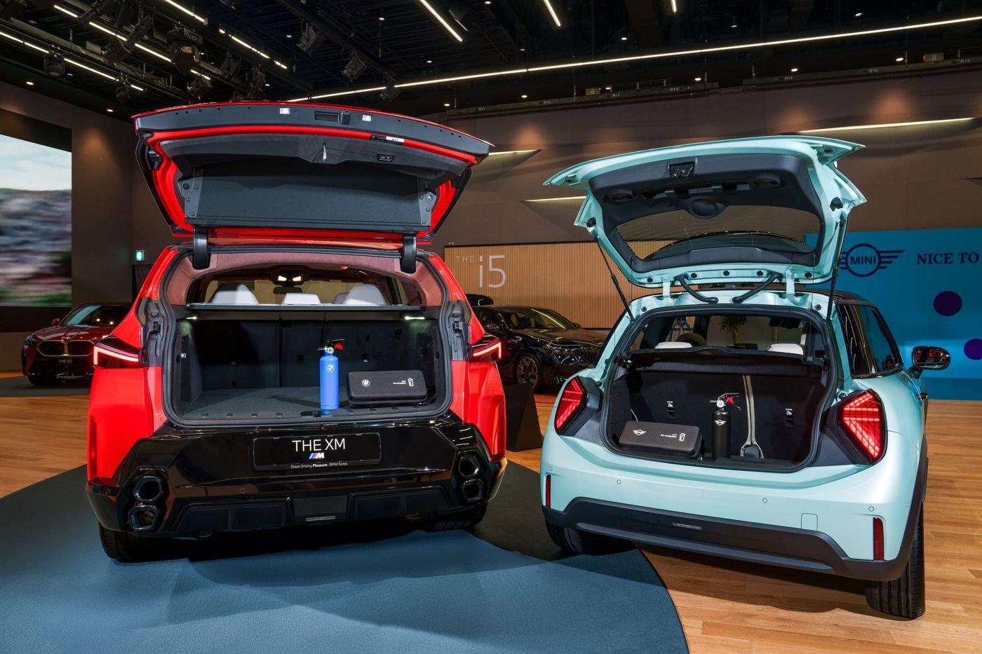  소화기가 비치된 BMW 및 MINI 차량(BMW 그룹 코리아 제공).