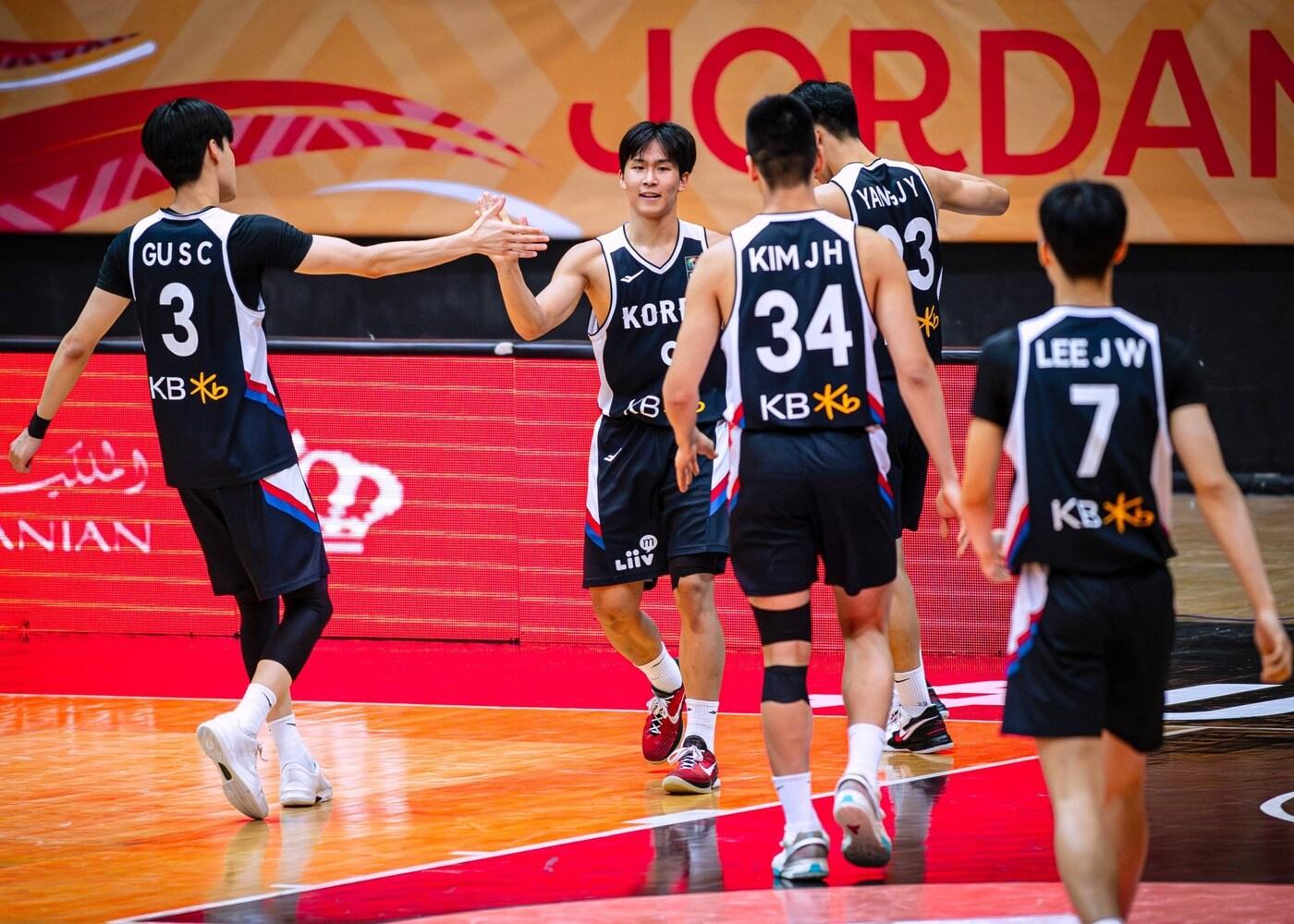 본문 이미지 - U18 농구대표팀이 2024 FIBA U18 아시아컵 8강에 진출했다. (FIBA 제공)