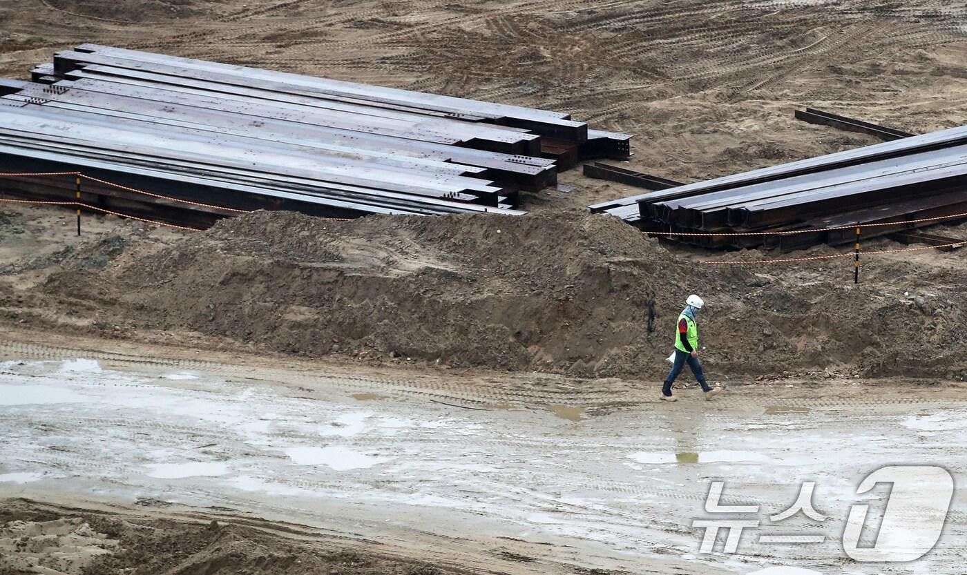 서울 시내의 한 아파트 건설 현장 모습. 2024.9.5/뉴스1 ⓒ News1 오대일 기자