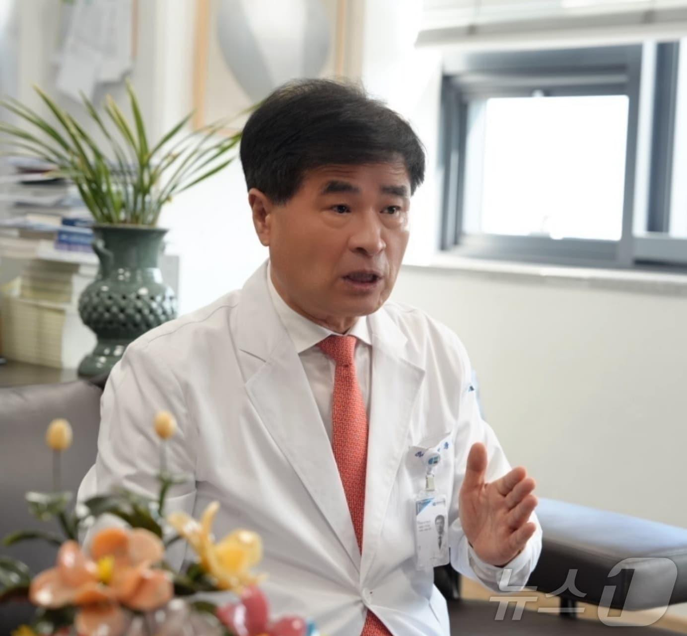 본문 이미지 - 박종호 센텀종합병원 이사장이 5일 병원 이사장실에서 뉴스1과 인터뷰를 하고 있다. 2024.9.5. 손연우기자