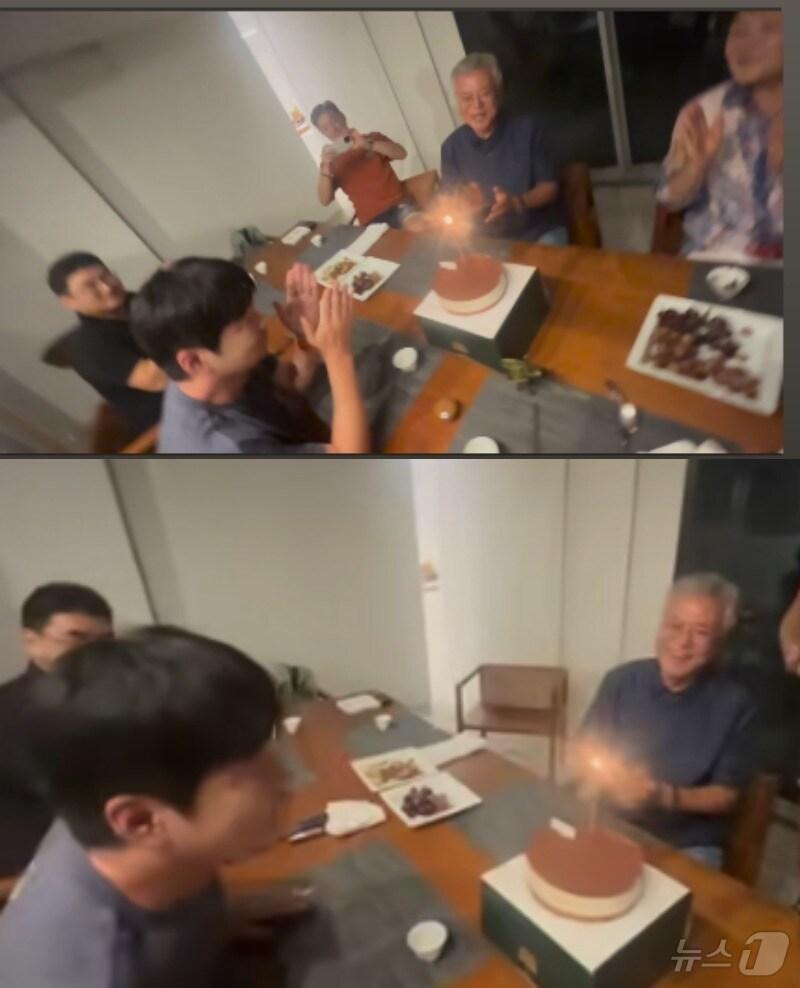 본문 이미지 -  문재인 전 대통령과 부인 김정숙 여사가 6일, 경남 양산 평산마을 사저에서 탁현민 전 의전비서관의 51번째 생일 파티를 열어주고 있다. (SNS 갈무리) ⓒ 뉴스1