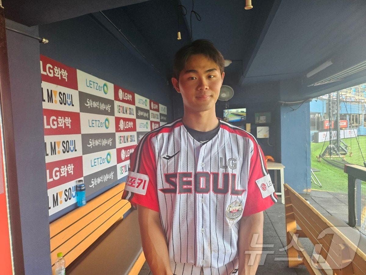 본문 이미지 - LG 트윈스 이영빈이 8일 열린 한화 이글스와의 경기에서 연타석 홈런을 포함해 4안타 5타점으로 맹활약했다. ⓒ News1