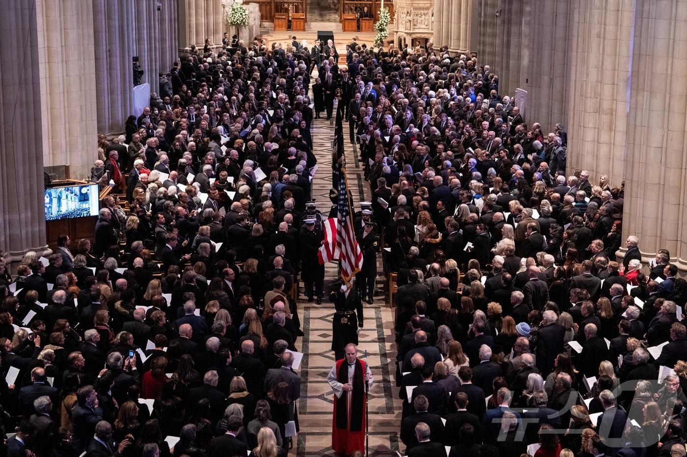 본문 이미지 - 지미 카터 전 미국 대통령의 국가장례식이 9일(현지시간) 미국 워싱턴DC 국립 대성당에서 엄수됐다. 25.01.09 ⓒ 로이터=뉴스1 ⓒ News1 김예슬 기자
