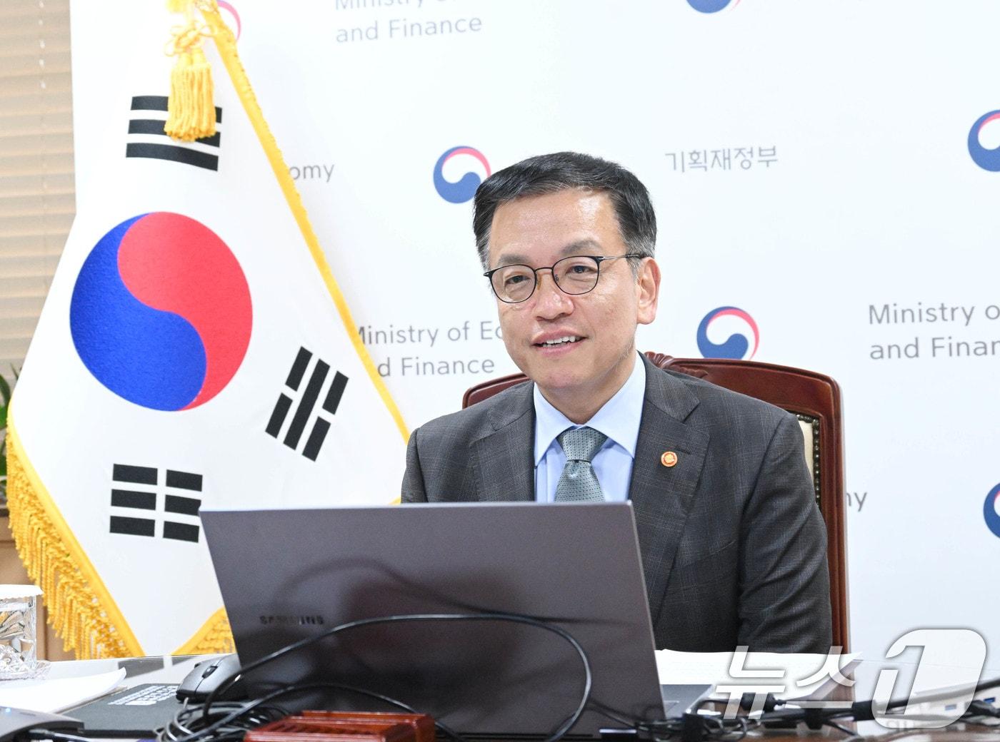 본문 이미지 - 최상목 대통령 권한대행 부총리 겸 기획재정부 장관. &#40;기획재정부 제공&#41; 2025.1.10/뉴스1