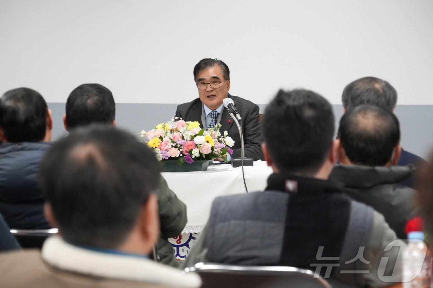 김기웅 서천군수가 새해 소통 행보를 이어가고 있다. (서천군 제공)/뉴스1