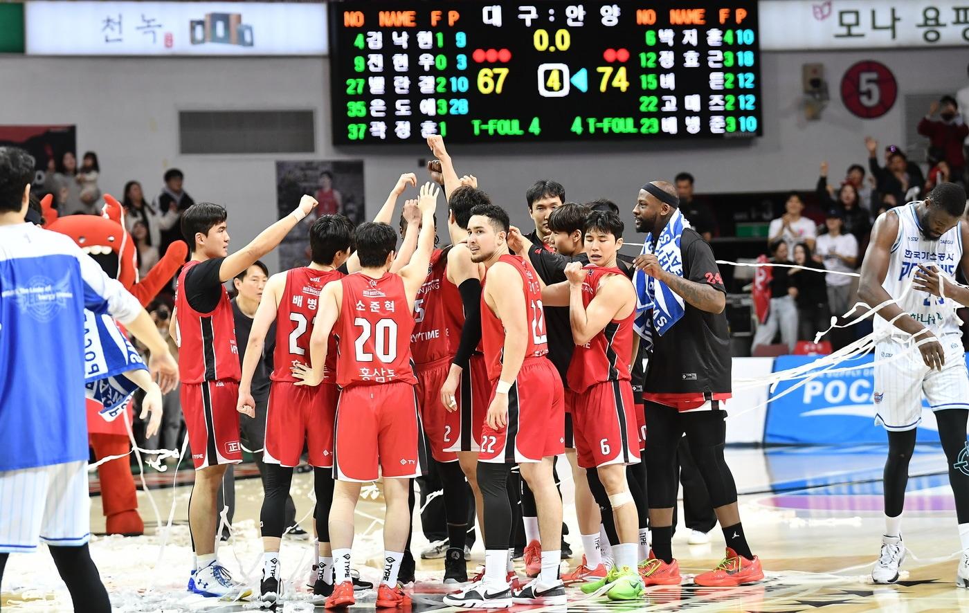 안양 정관장이 12일 열린 2024-25 프로농구 홈 경기에서 대구 한국가스공사를 꺾고 10연패 사슬을 끊었다. &#40;KBL 제공&#41;