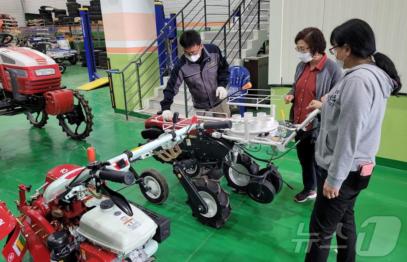 진천군 농기계 임대사업장/뉴스1