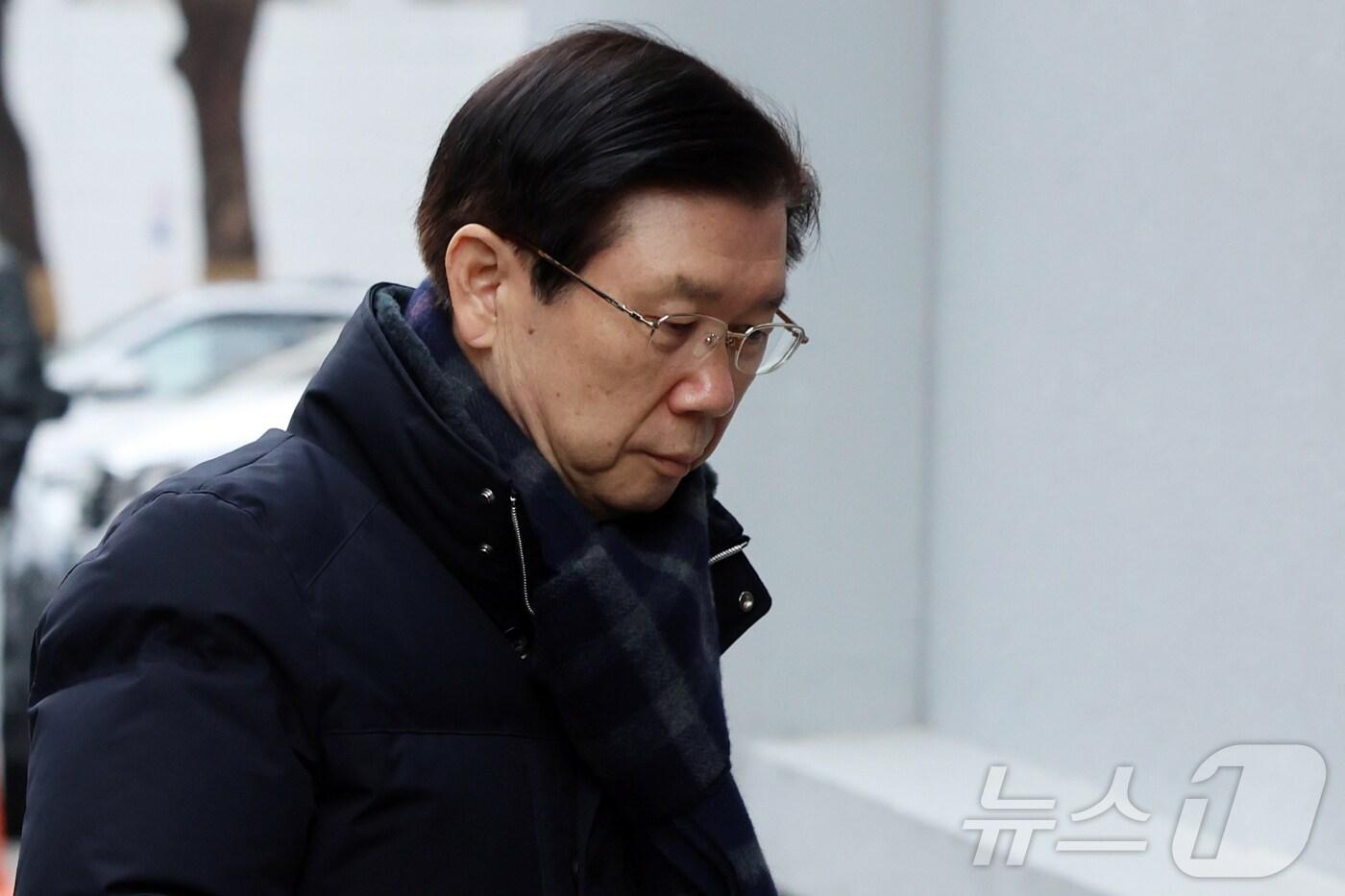 윤석열 대통령 체포 저지를 주도한 박종준 전 대통령 경호처장이 13일 오전 서울 서대문구 경찰청 국가수사본부에서 조사를 받기 위해 출석하고 있다. 2025.1.13/뉴스1 ⓒ News1 황기선 기자