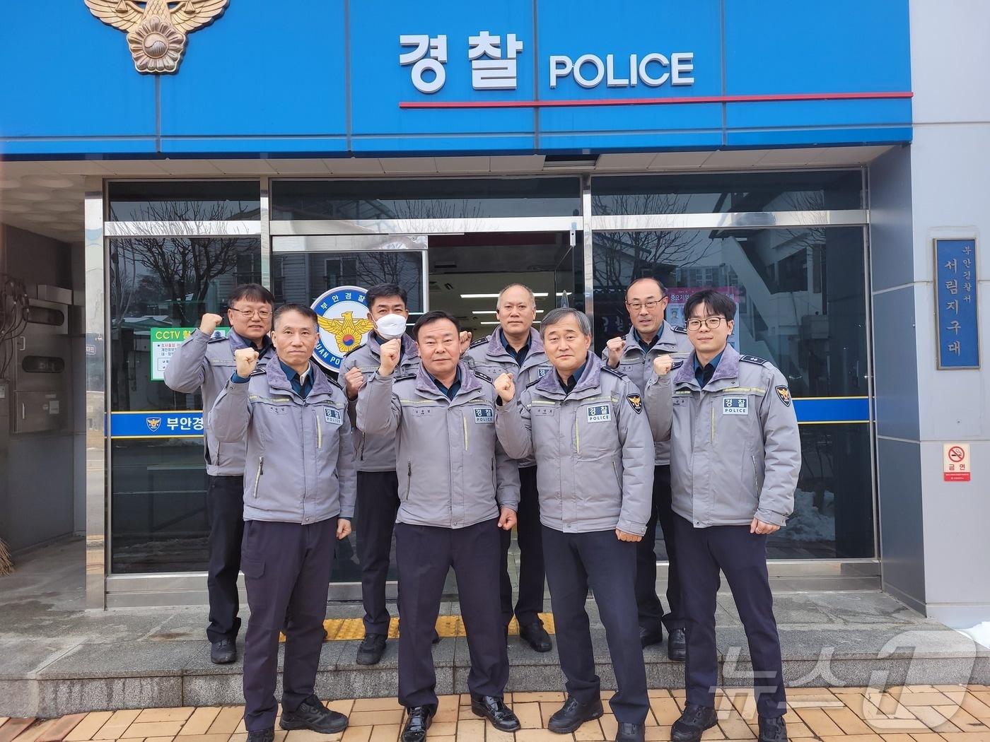 본문 이미지 - 부안경찰서 서림지구대 베스트 순찰팀(부안서 제공)2025.1.13/뉴스1