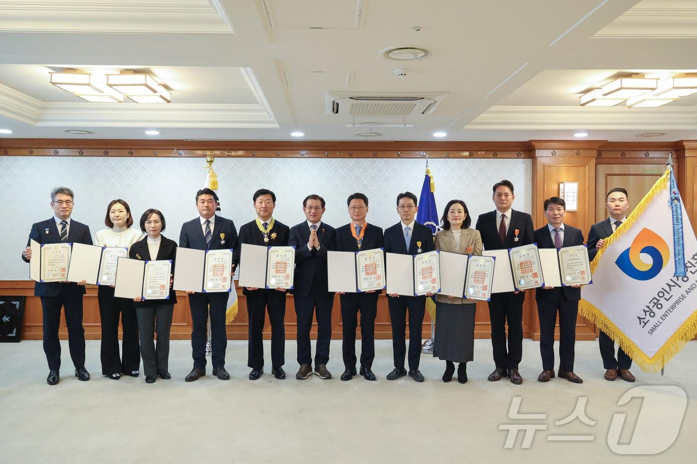 규제개혁 유공 포상 수여식. (국무조정실 제공)/뉴스1