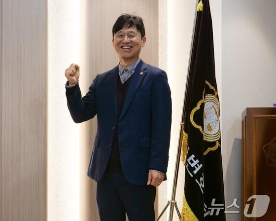 본문 이미지 - 이성구 신임 충북지방변호사회 회장. /뉴스1